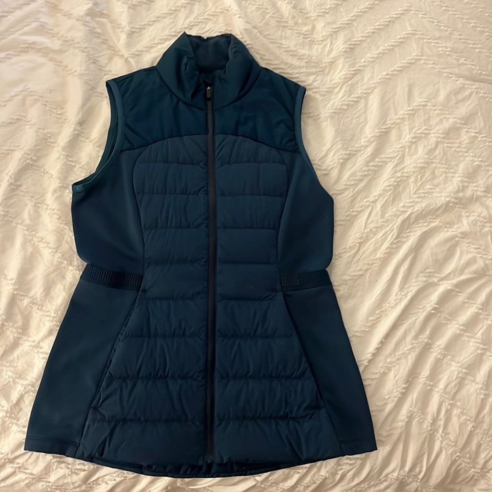 LULU LEMON puffer vest - size 6